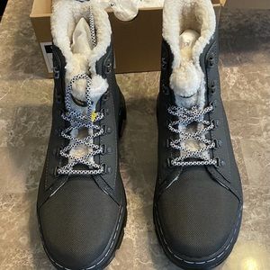 DR. MARTENS - NÉW Combs Airwair with Furr Combat Boots